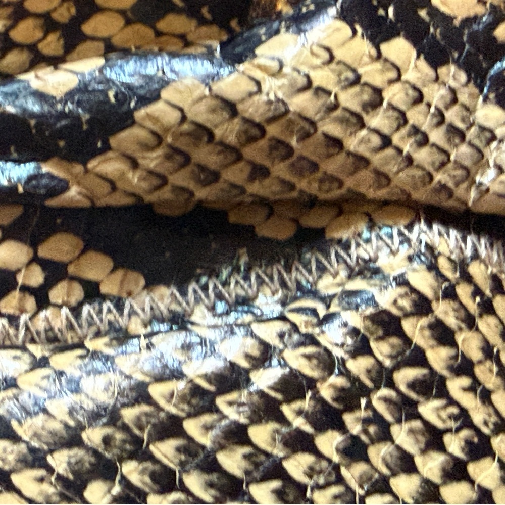 Pantera Snakeskin Clutch in Black and Brown with Gold Clasp- GUC - Picture 12 of 12